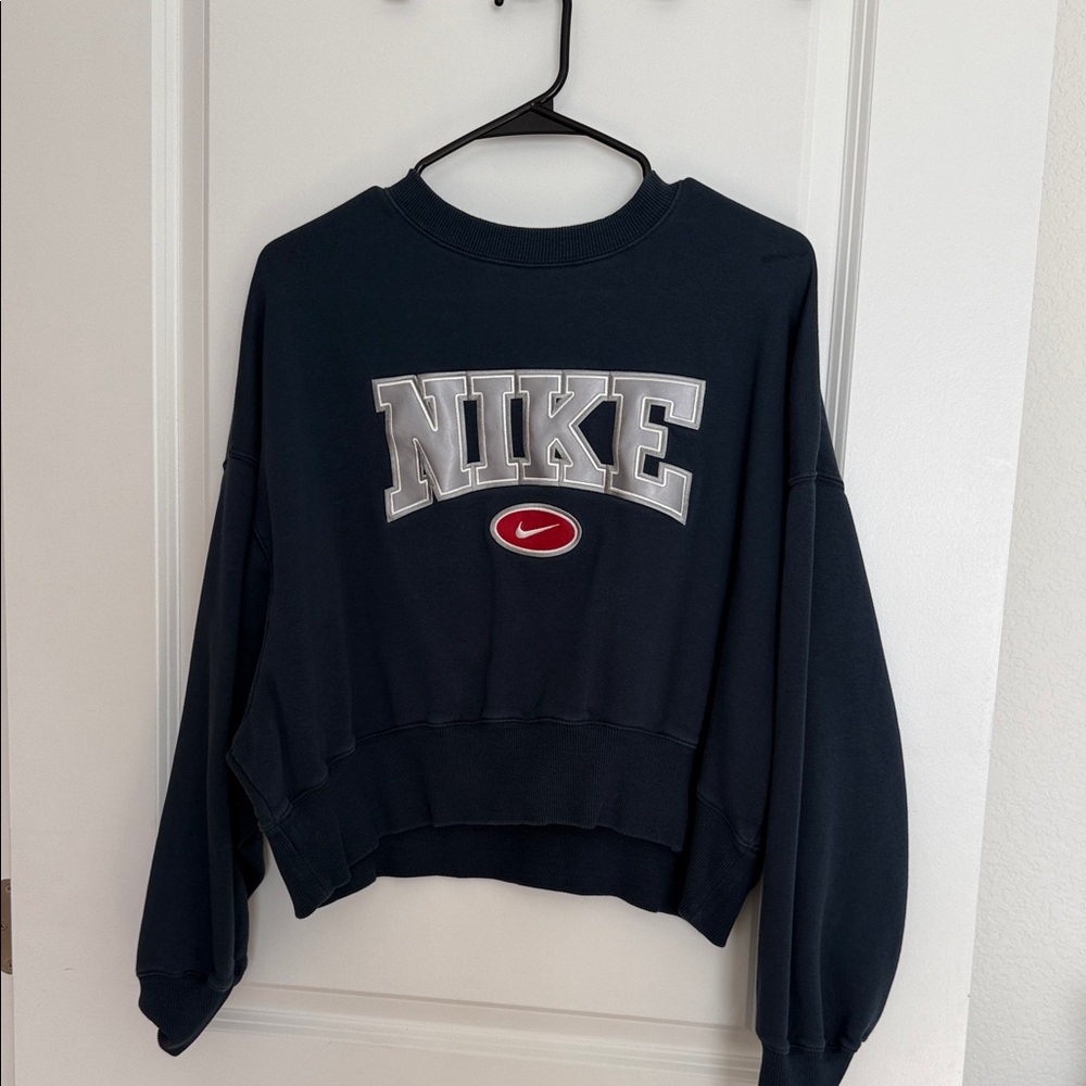 Nike Women's Dark Blue Cropped Sweatshirt